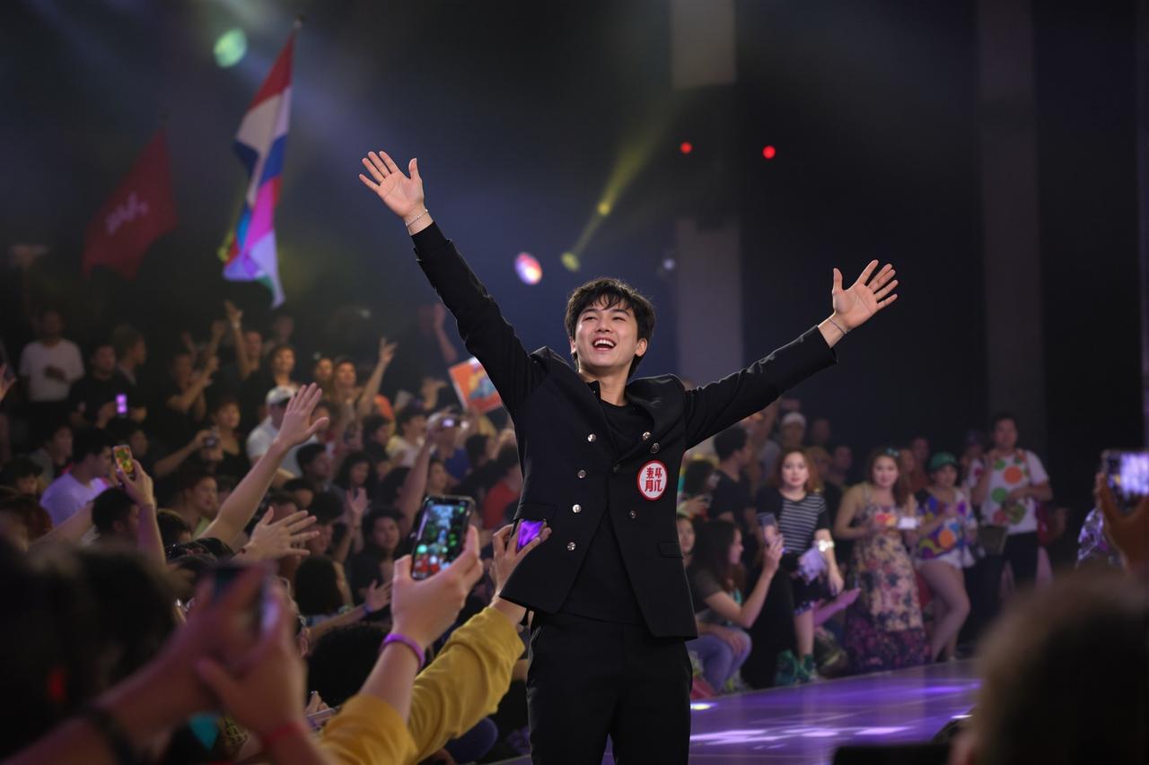 5g影院影迷见面会圆满举行，万名粉丝热情参与